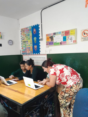 Segundo ciclo encuentros de programación y robótica con familias